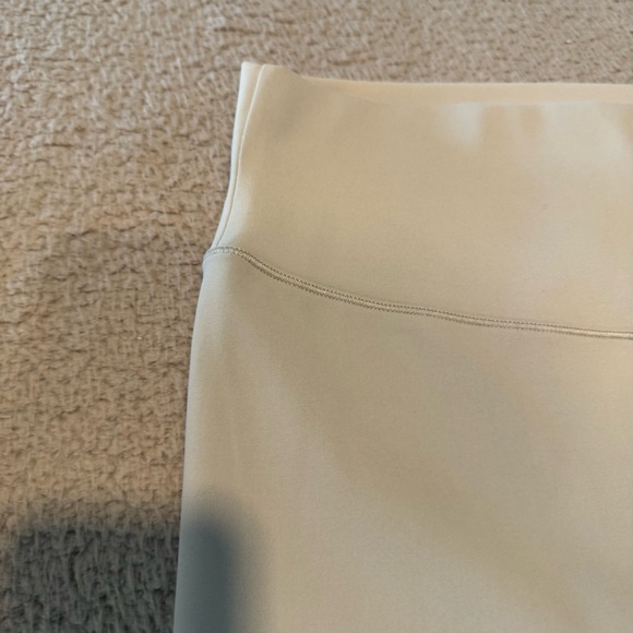 VUORI Chilled Out Performance Leggings Color: Chalk Blue Size Large VW4028 - Picture 3 of 12